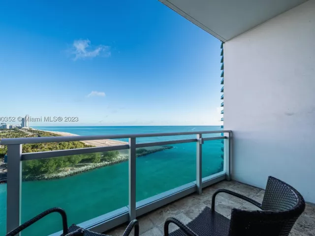 2-bedroom condo for rent in Bal Harbour - 10295 Collins Ave 121716 - MondialRealty