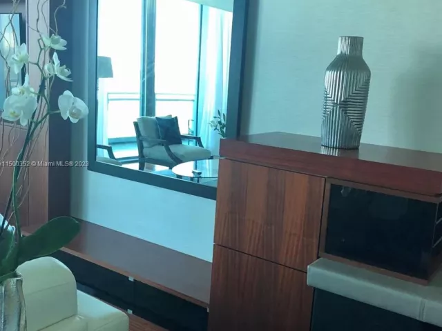 2-bedroom condo for rent in Bal Harbour - 10295 Collins Ave 121716 - MondialRealty