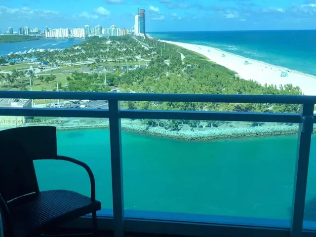 1-bedroom condo for rent in Bal Harbour - 10295 Collins Ave 1216 - MondialRealty