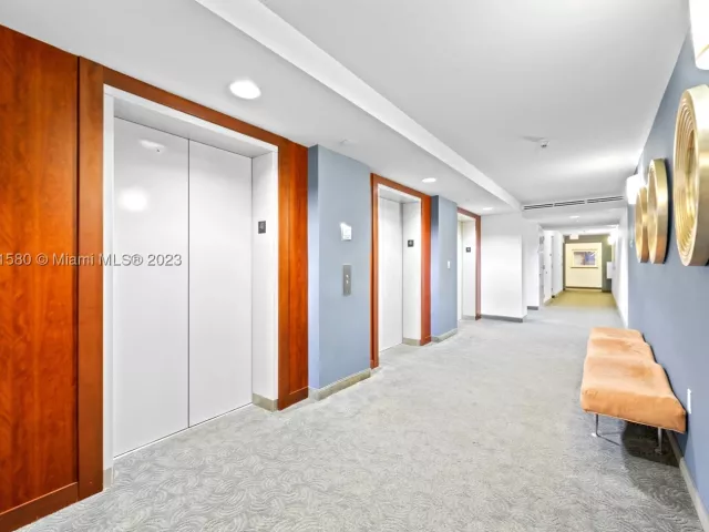 2-bedroom condo for rent in Miami Beach - 6365 Collins Ave 4106 - MondialRealty