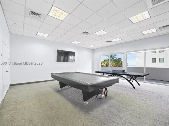 2-bedroom condo for rent in Miami Beach - 6365 Collins Ave 4106 - MondialRealty