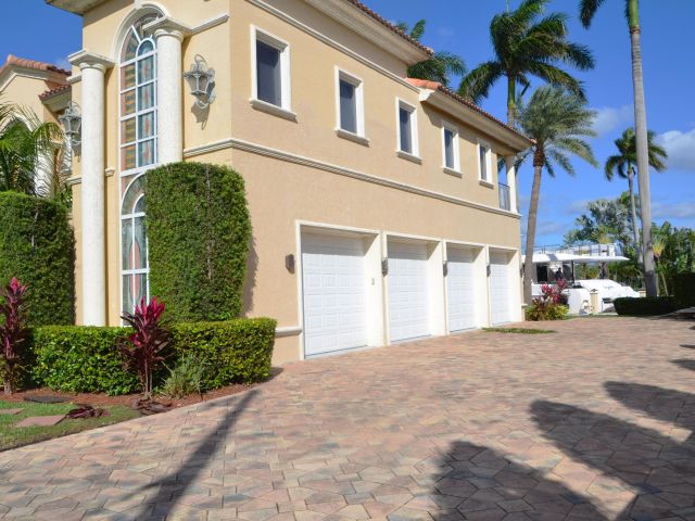 Home for sale at 512 Seven Isles Drive - photo 4771234