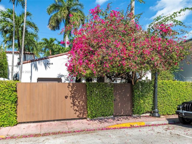 Home for sale at 729 Espanola Way - photo 4770618