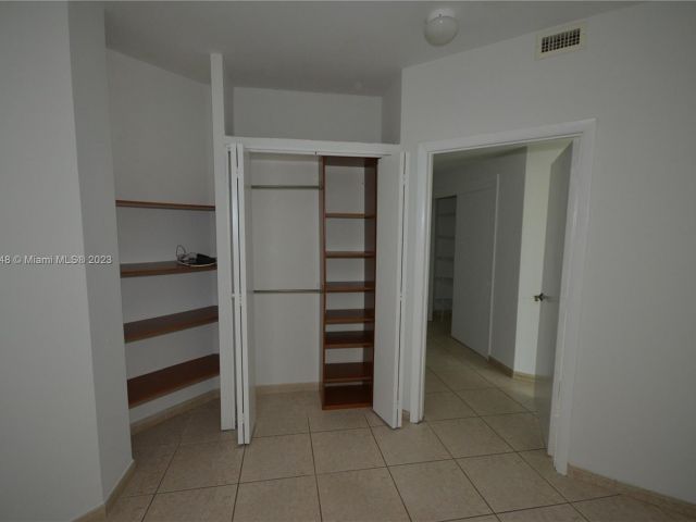 Apartment for rent  Unit #306 - photo 4775725