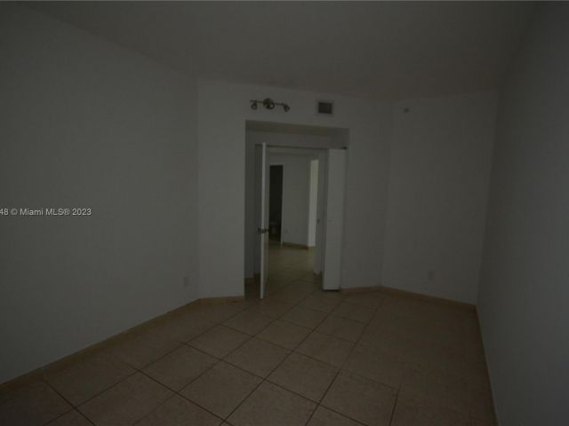 Apartment for rent  Unit #306 - photo 4775736