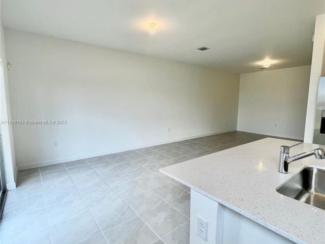 Home for rent at 12948 NW 22nd Pl 12948 - photo 5279152