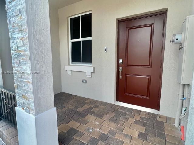 Home for rent at 12948 NW 22nd Pl 12948 - photo 5279159