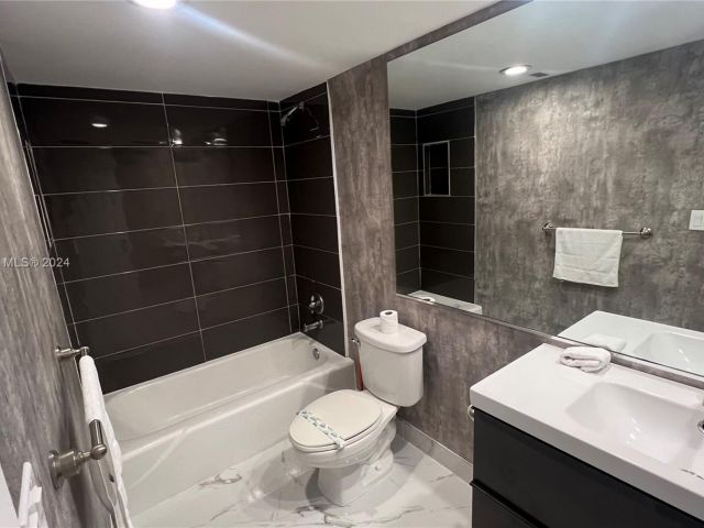 Apartment for sale  Unit #419 - photo 6203789