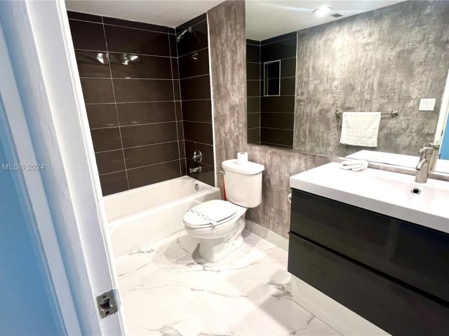 Apartment for sale  Unit #419 - photo 6203790