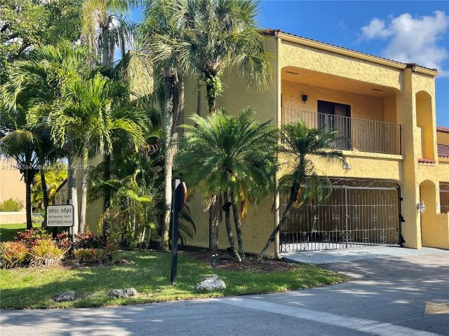 Home for sale at 3557 Estepona Ave 25-B-1 - photo 5027240