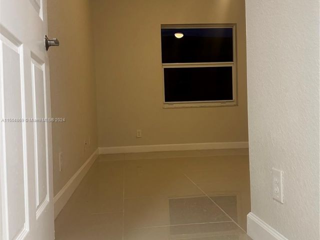 Home for sale at 224 SW 4th Ave - photo 5475931