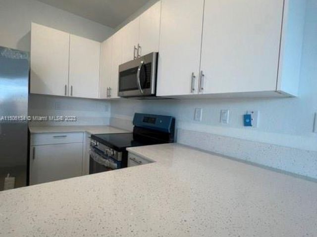 Home for rent at 12725 SW 234th Ter 08/25 - photo 4797311