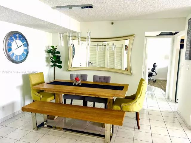 Apartment for sale  Unit #702 - photo 4799330