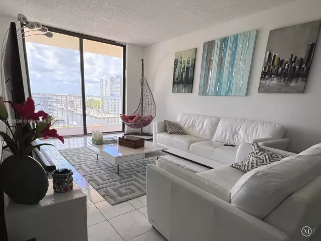 Apartment for sale  Unit #702 - photo 4799332