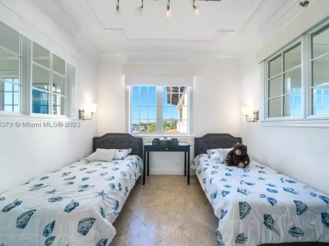3-bedroom condo for rent in Miami Beach -  - MondialRealty