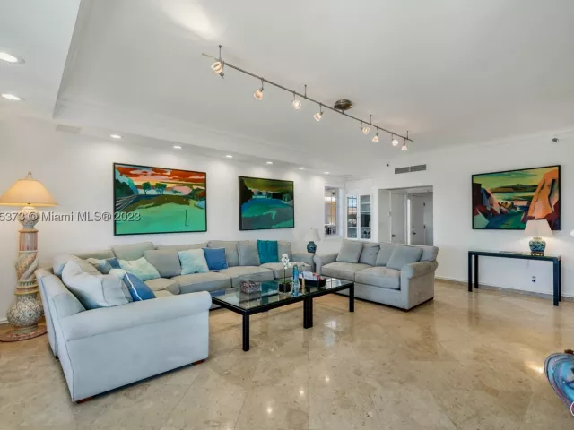 3-bedroom condo for rent in Miami Beach -  - MondialRealty