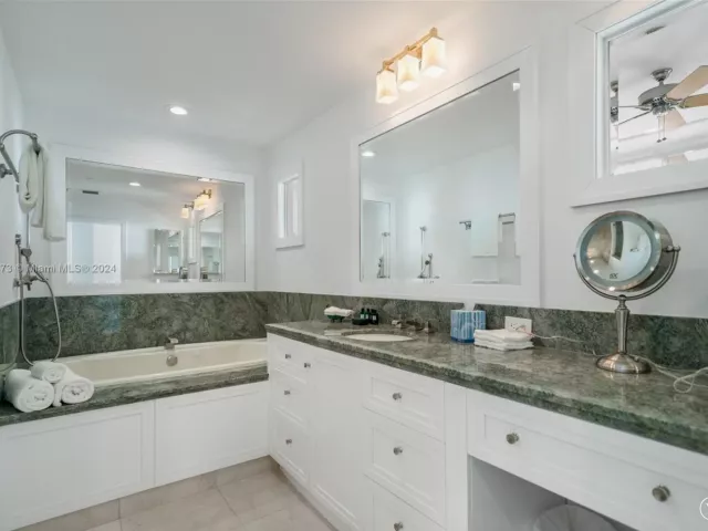 3-bedroom condo for rent in Miami Beach -  - MondialRealty