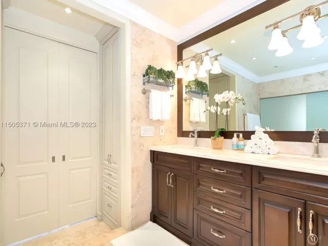 3-bedroom condo for rent in Fisher Island - 19251 FISHER ISLAND DRIVE 19251 - MondialRealty