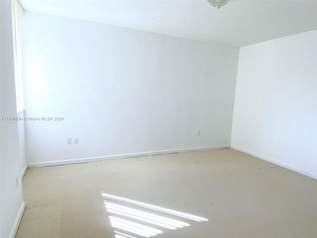 Apartment for sale  Unit #1027 - photo 4808313