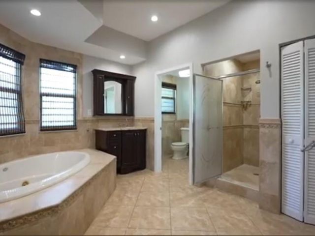 Home for rent at 9651 NW 39th St - photo 4812499