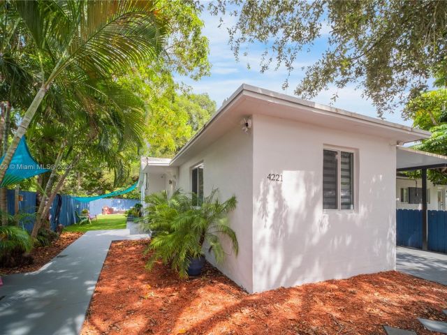 Home for sale at 4221 NW 5th Ave - photo 4834522