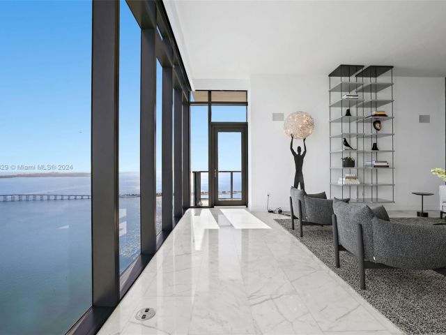 Apartment for sale  Unit #4902 - photo 7293733