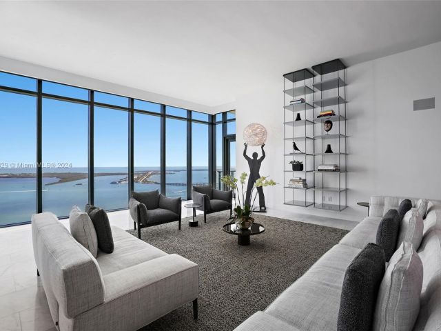 Apartment for sale  Unit #4902 - photo 7293737