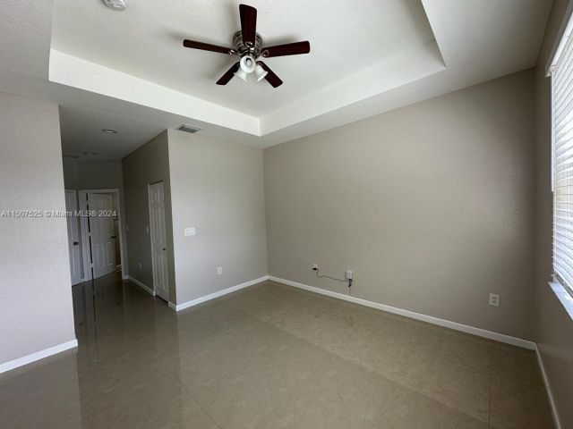 Home for rent at 3710 NE 22nd Pl 3710 - photo 5384705