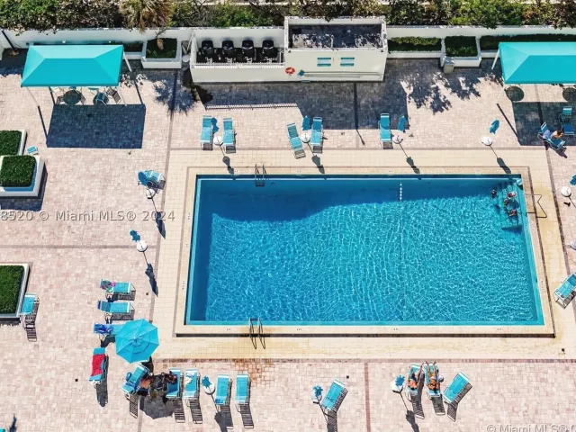 2-bedroom condo for rent in Hollywood - 3725 S Ocean Dr 1504 - MondialRealty