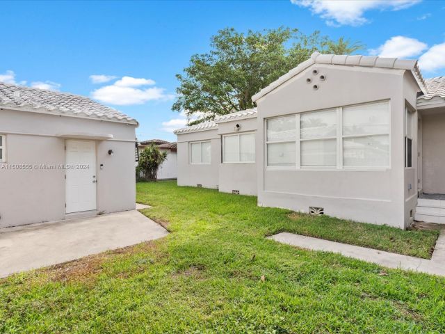 Home for sale at 1625 Hollywood Blvd - photo 4818686