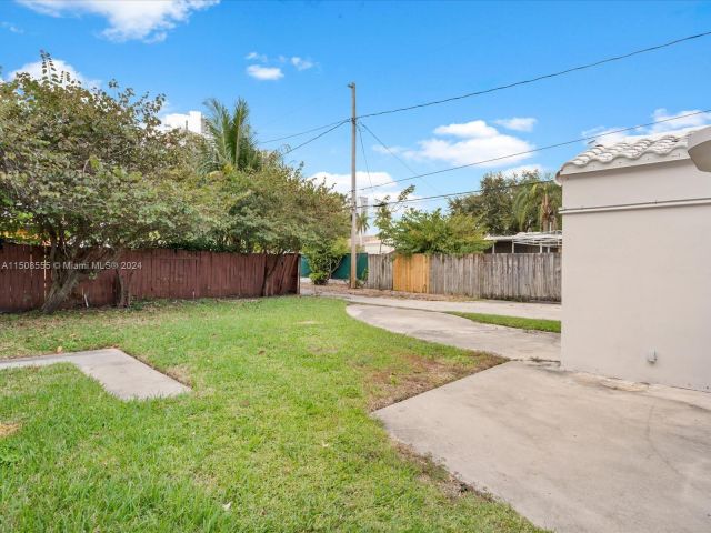 Home for sale at 1625 Hollywood Blvd - photo 4818691