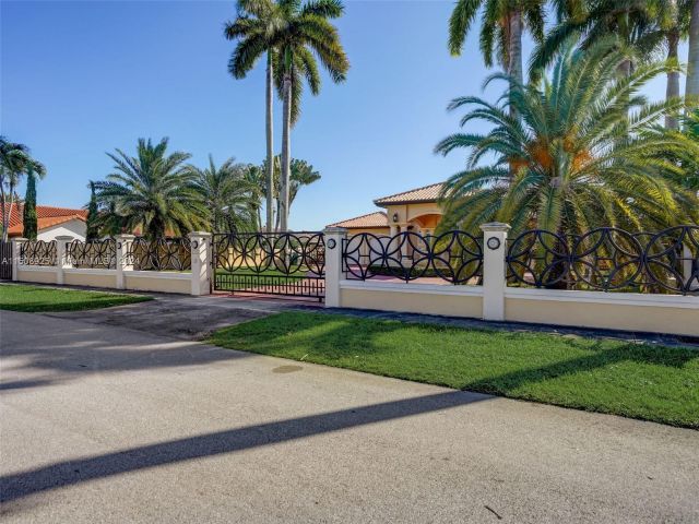 Home for sale at 13970 SW 20th St - photo 4834559
