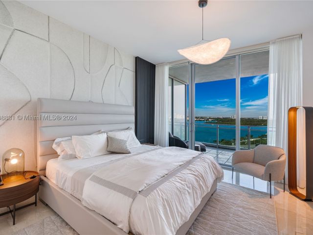 3-bedroom condo for rent in Bal Harbour - 10295 E Collins Ave 1509 - MondialRealty