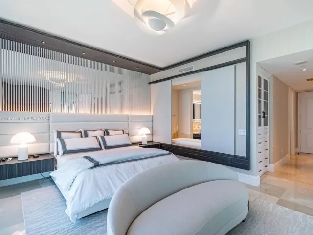 3-bedroom condo for rent in Bal Harbour - 10295 E Collins Ave 1509 - MondialRealty