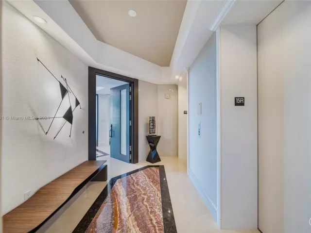 3-bedroom condo for rent in Bal Harbour - 10295 E Collins Ave 1509 - MondialRealty