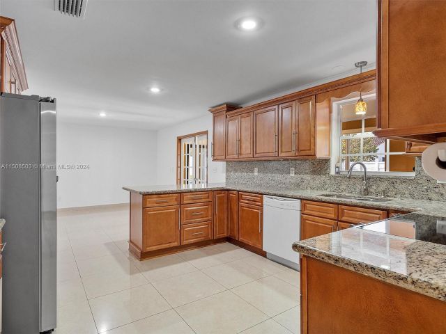 Home for sale at 220 SW 136th Ave - photo 4834011