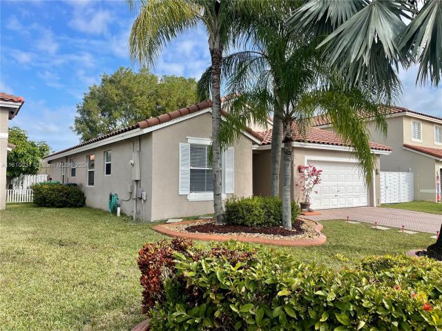 Home for rent at 13517 SW 144th Ter - photo 4828996