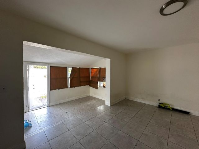 Home for sale at 1115 NW 1st Ave - photo 5074804