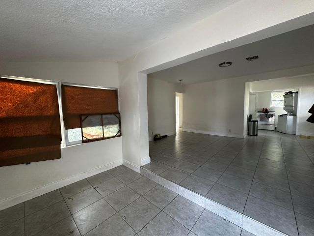 Home for sale at 1115 NW 1st Ave - photo 5074805