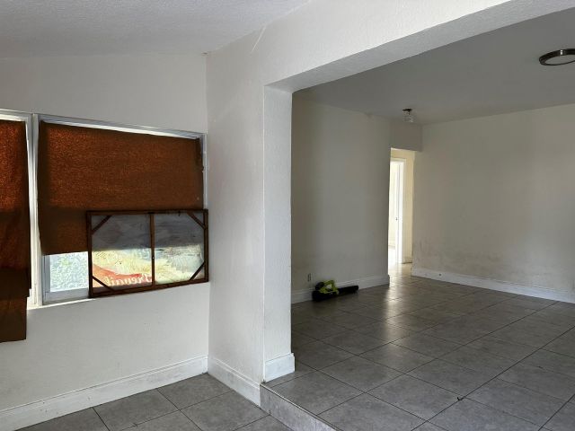 Home for sale at 1115 NW 1st Ave - photo 5074806