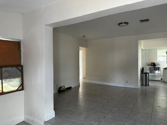 Home for sale at 1115 NW 1st Ave - photo 5074807