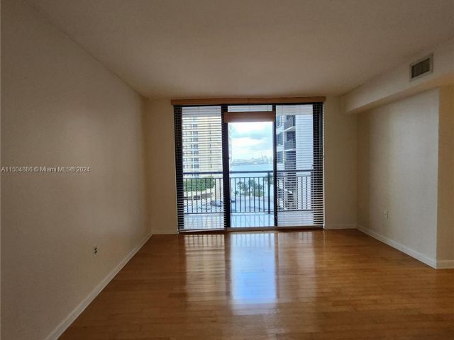 Apartment for sale  Unit #906 - photo 4846526