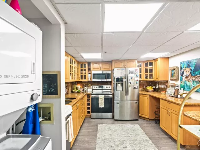 3-bedroom condo for sale in Sunny Isles Beach - 210 174th St 805 - MondialRealty