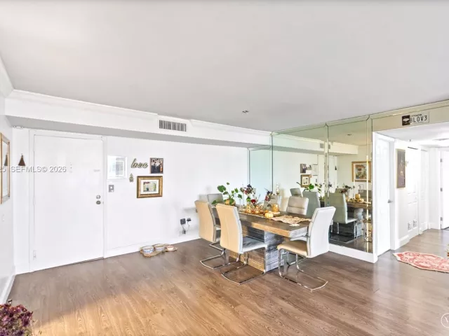 3-bedroom condo for sale in Sunny Isles Beach - 210 174th St 805 - MondialRealty