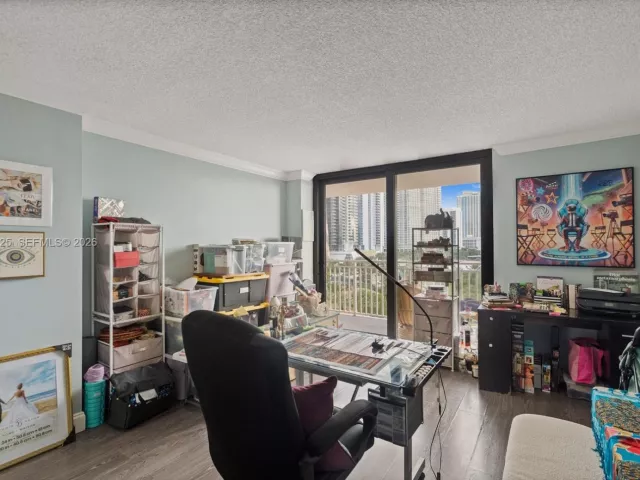 3-bedroom condo for sale in Sunny Isles Beach - 210 174th St 805 - MondialRealty