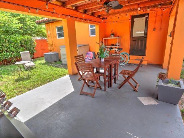 Home for sale at 1631 Hollywood Blvd - photo 4841381