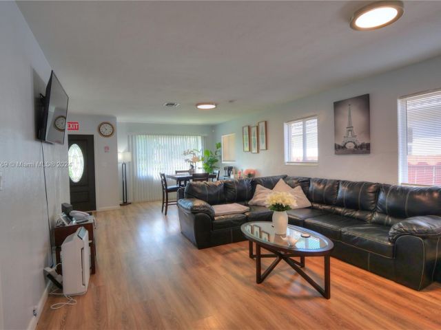 Home for sale at 1631 Hollywood Blvd - photo 4841391