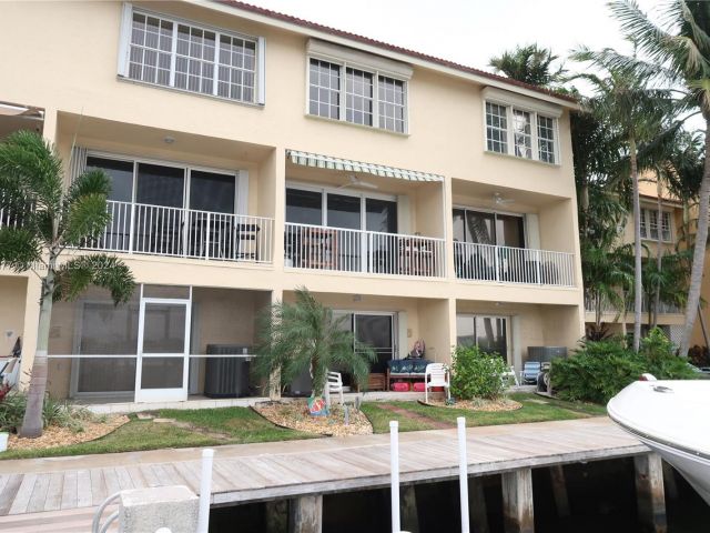 Home for rent at 4212 N Ocean Dr - photo 4845370