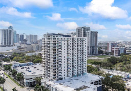 Apartment #306 at 1800 Biscayne Plaza