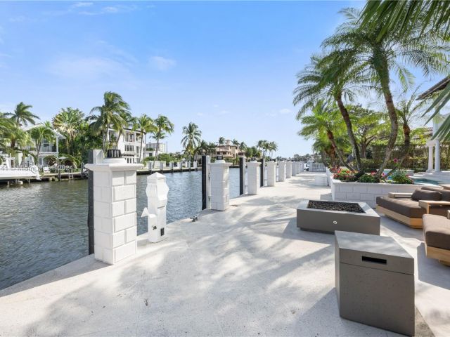 Home for sale at 76 Royal Palm Dr - photo 5256277